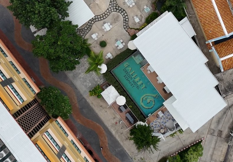 สระว่ายน้ำมุมสูง Gallery Design Hotel